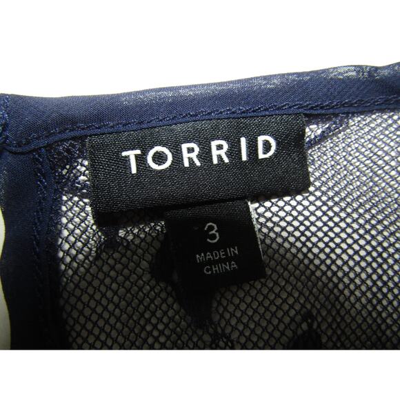 Torrid Women’s 3X Plus Navy Lace Top Blouse Short Sleeve Lined Floral Sheer - Picture 3 of 5